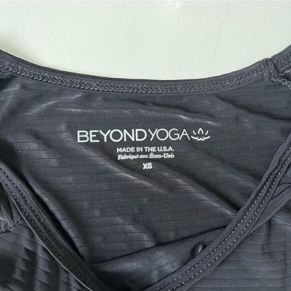 Beyond Yoga Side Tie Black Tee XS - Picture 2 of 8